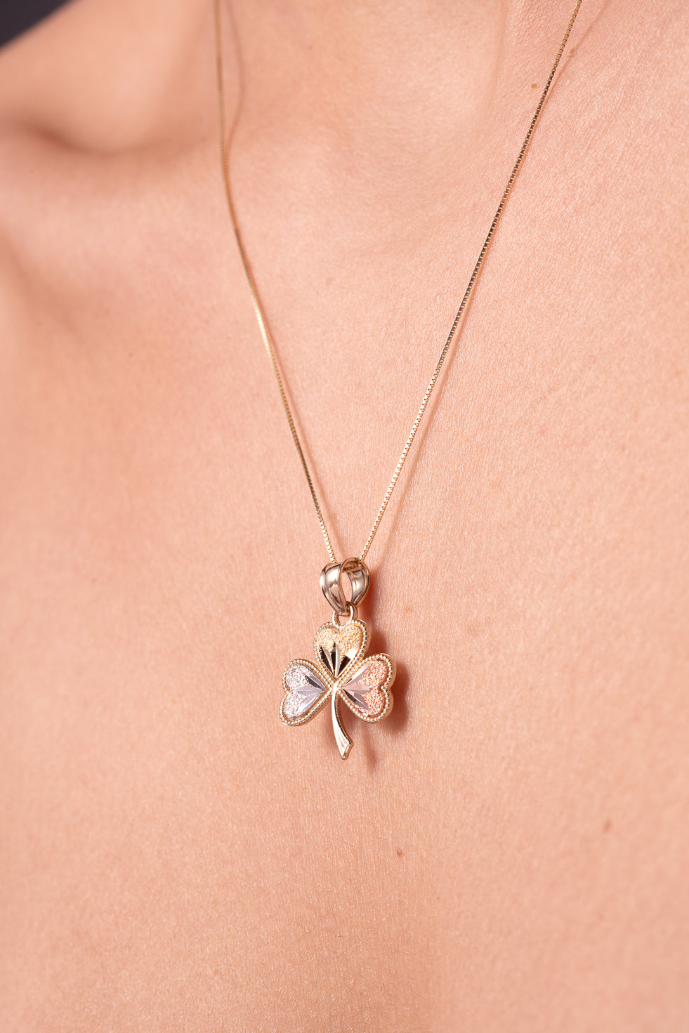 Lucky Twist Open Clover Pendant Necklace with Diamonds – Love Thy
